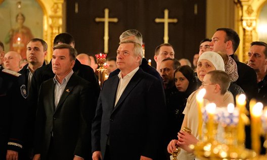 Дон: Василий Голубев поздравил православных жителей региона с праздником Светлой Пасхи