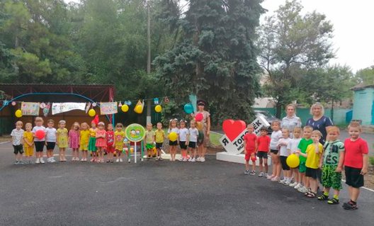 Жители Азова выбрали для благоустройства в этом году детсад, школы, сквер и новогоднюю елку
