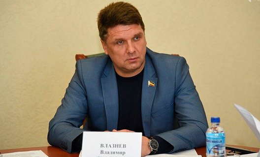 Азовчанин Владимир Влазнев уволился с должности главы Ленинского района