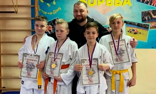 Азов: воспитанники клуба ИППОН завоевали 8 золотых и 5 серебряных медалей