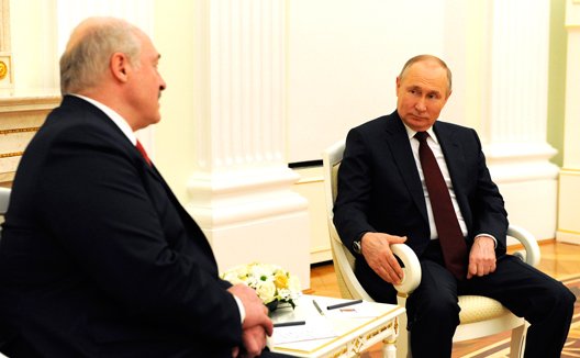 Лукашенко прилетел в Москву для "обстоятельного разговора"
