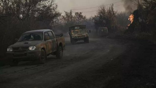 Разрозненные украинские части пытаются отступать из Артемовска