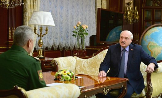 Лукашенко: Белоруссии необходимо, чтобы Россия ее защитила