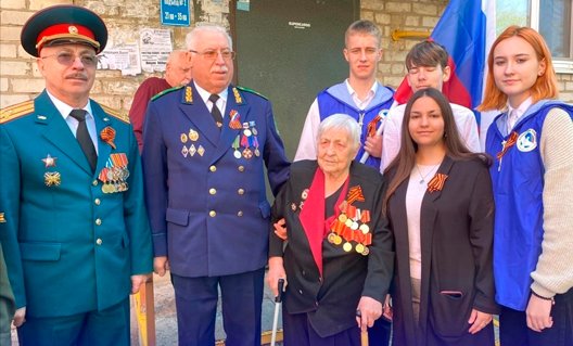 Азов: поздравления ветеранам