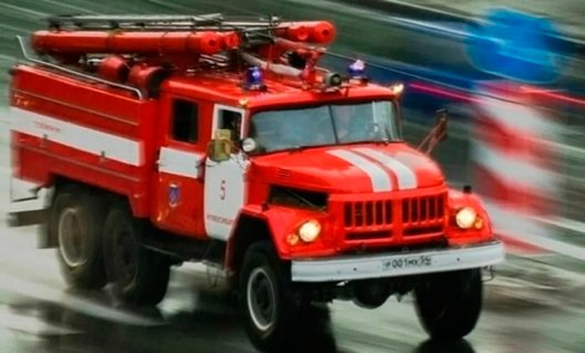 В Азове потушили пожар в многоквартирном доме