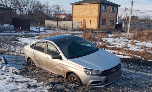 Азов: власти пообещали отремонтировать разбитую дорогу на улице Ларисы Тиммерман