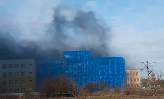Азов: пожар в строящемся здании школы
