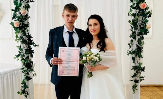 В Азове преодолен рубеж в 100 браков